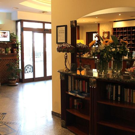 Phi Hotel Ambra Пескара Экстерьер фото
