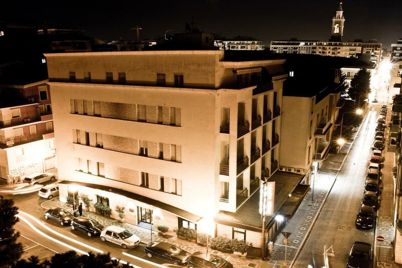 Phi Hotel Ambra Пескара Экстерьер фото