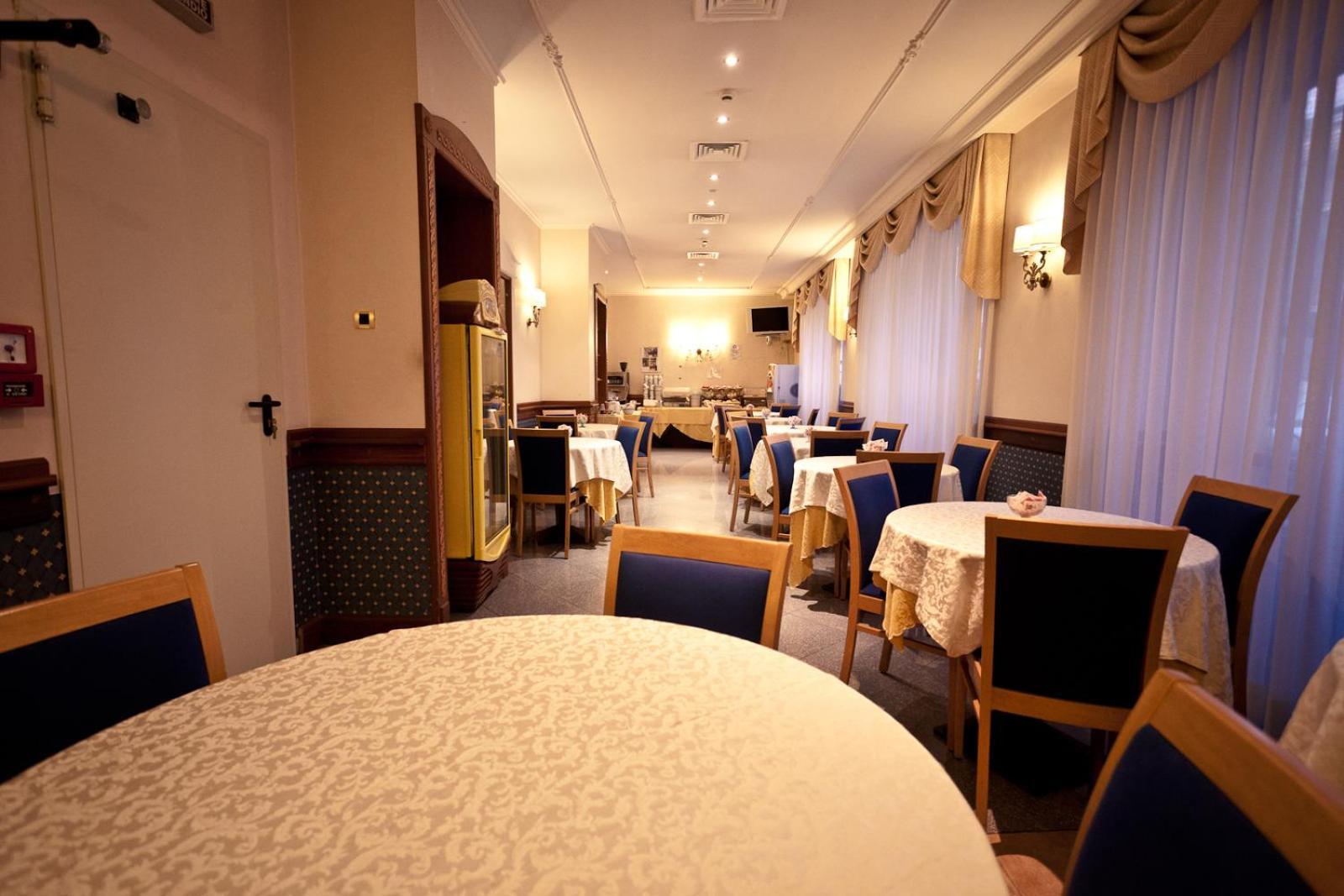 Phi Hotel Ambra Пескара Экстерьер фото
