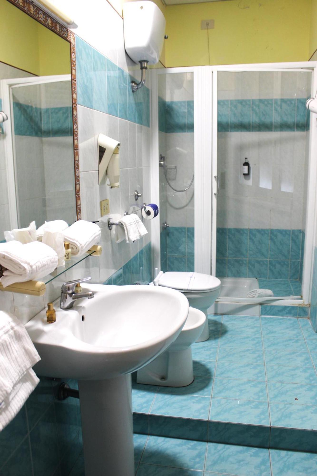 Phi Hotel Ambra Пескара Экстерьер фото