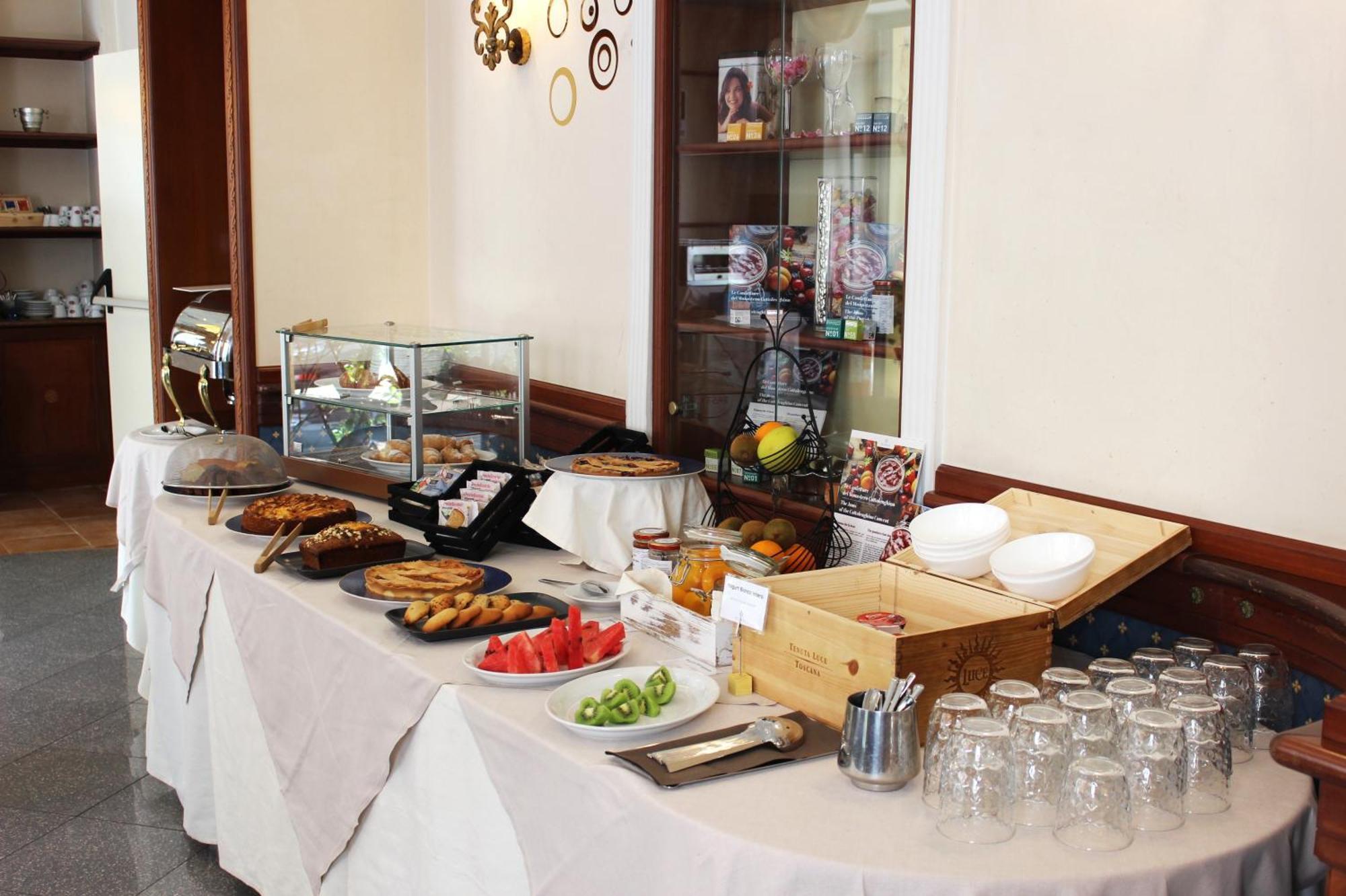 Phi Hotel Ambra Пескара Экстерьер фото