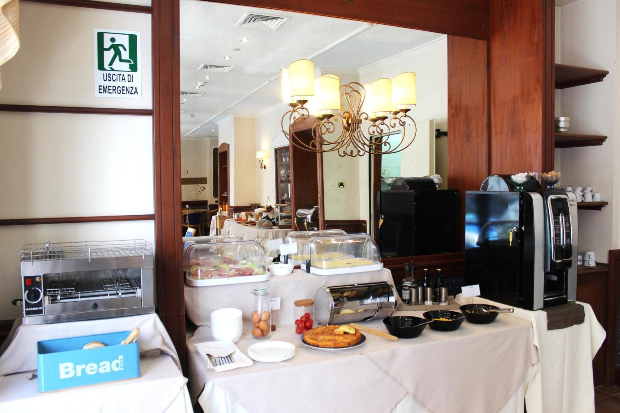 Phi Hotel Ambra Пескара Экстерьер фото
