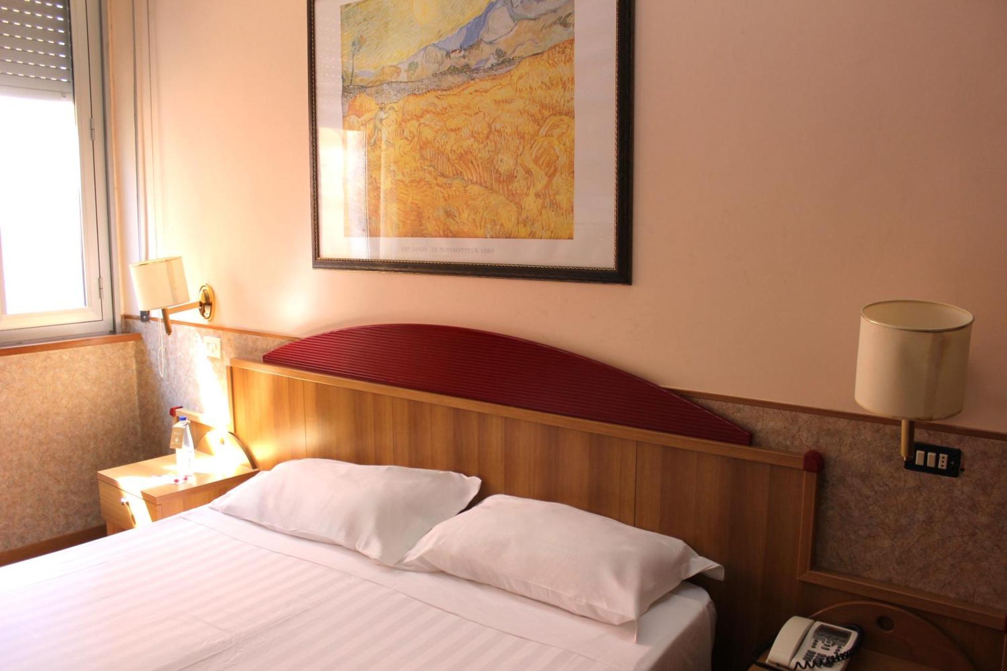 Phi Hotel Ambra Пескара Экстерьер фото