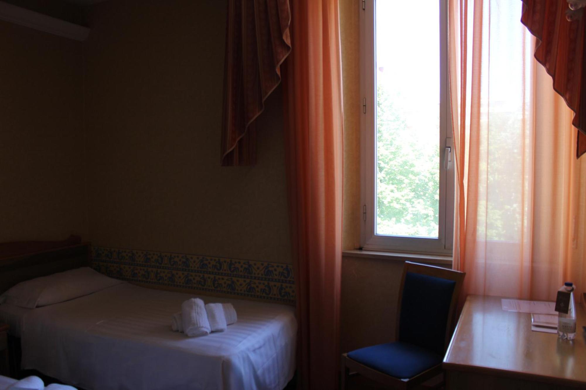 Phi Hotel Ambra Пескара Экстерьер фото
