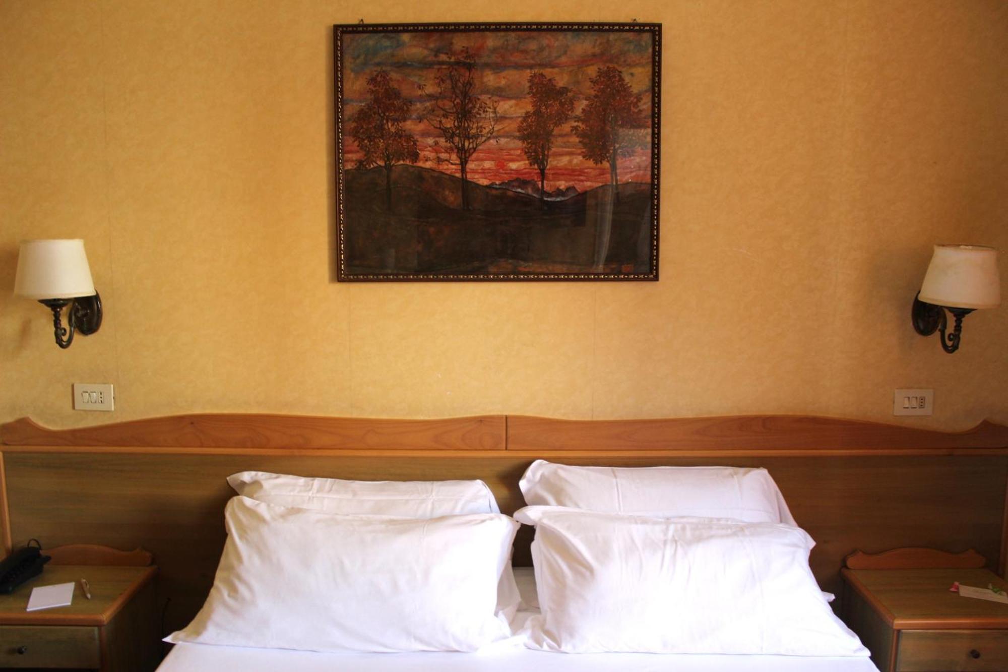Phi Hotel Ambra Пескара Экстерьер фото