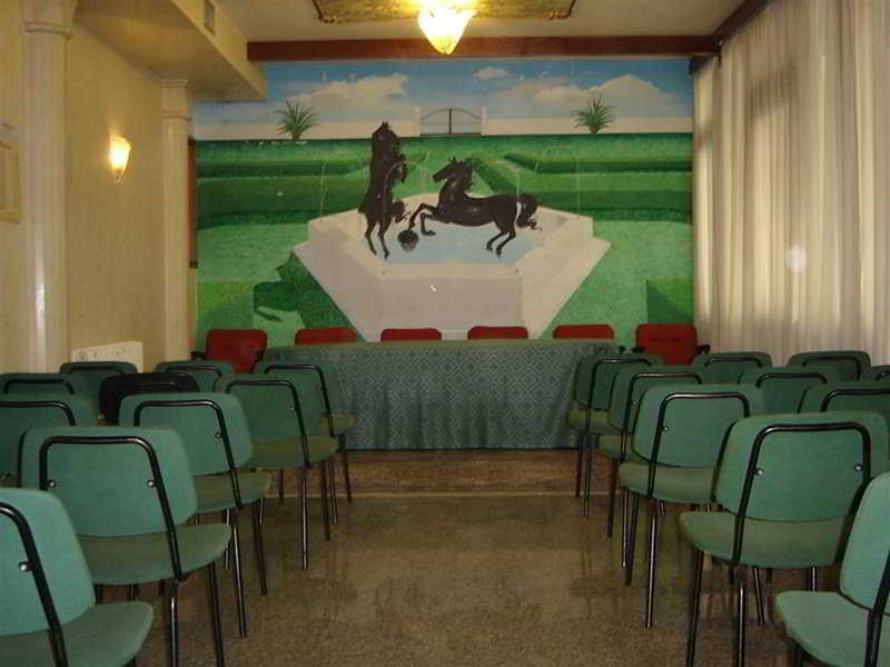 Phi Hotel Ambra Пескара Удобства фото