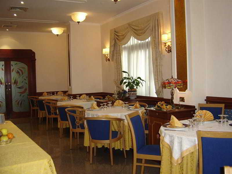 Phi Hotel Ambra Пескара Экстерьер фото
