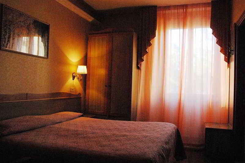 Phi Hotel Ambra Пескара Экстерьер фото